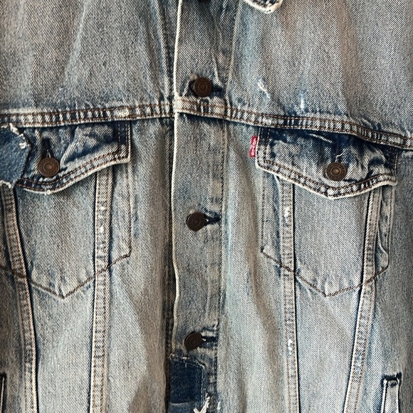 Levi’s The Trucker Denim Jacket - Picture 6 of 9